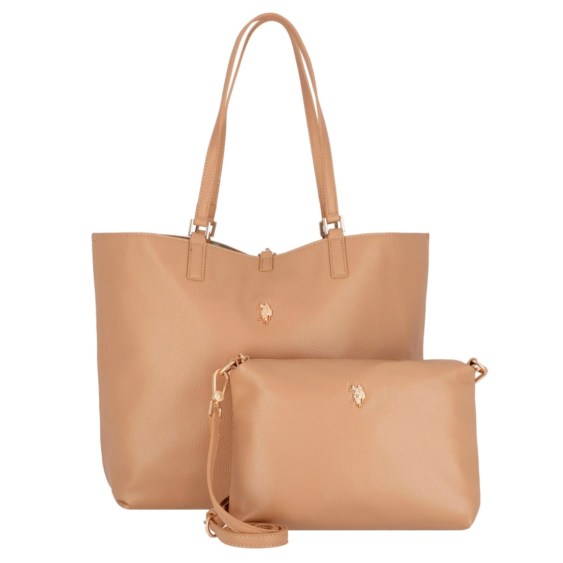 Bolso de la marca US POLO, modelo MALIBU. Elaborado en piel color marrón con logotipo en parte frontal. Cierre con hebilla y forro interior de tela. El bolso shopper cuenta con un bolsillo desmontable para un uso diario estructurado, y el cierre de langosta añade un elemento práctico. La correa principal de longitud media ofrece sujeción sin concesiones. Medidas: alto 28cm y ancho 38cm. Este bolso US POLO MALIBU es un clásico para llevar a todos lados!