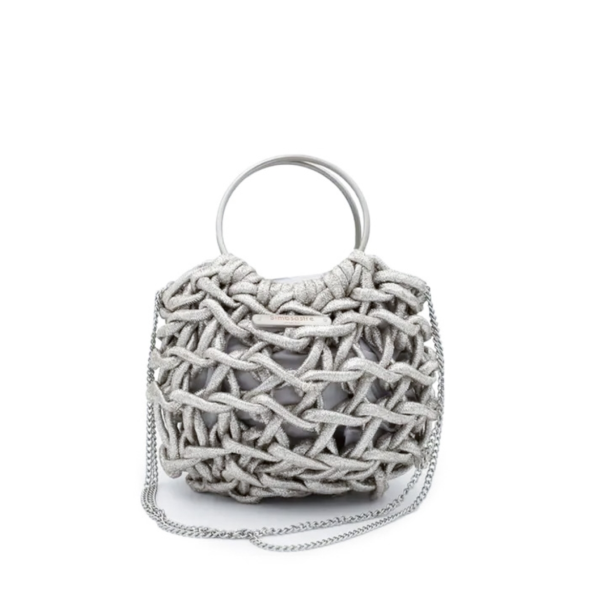 Bolso de la marca Simosastre, modelo ELOISE. Bolso fabricado en tejido de tela con forma de cuerdas color plata con efecto escarchado, con cierre cremallera y bolsillos interiores, asa en aros metálicos y cadena fina. Medidas: alto 14cm y ancho 22cm. Este bolso Simosastre ELOISE es ideal para lucirlo esta temporada!
