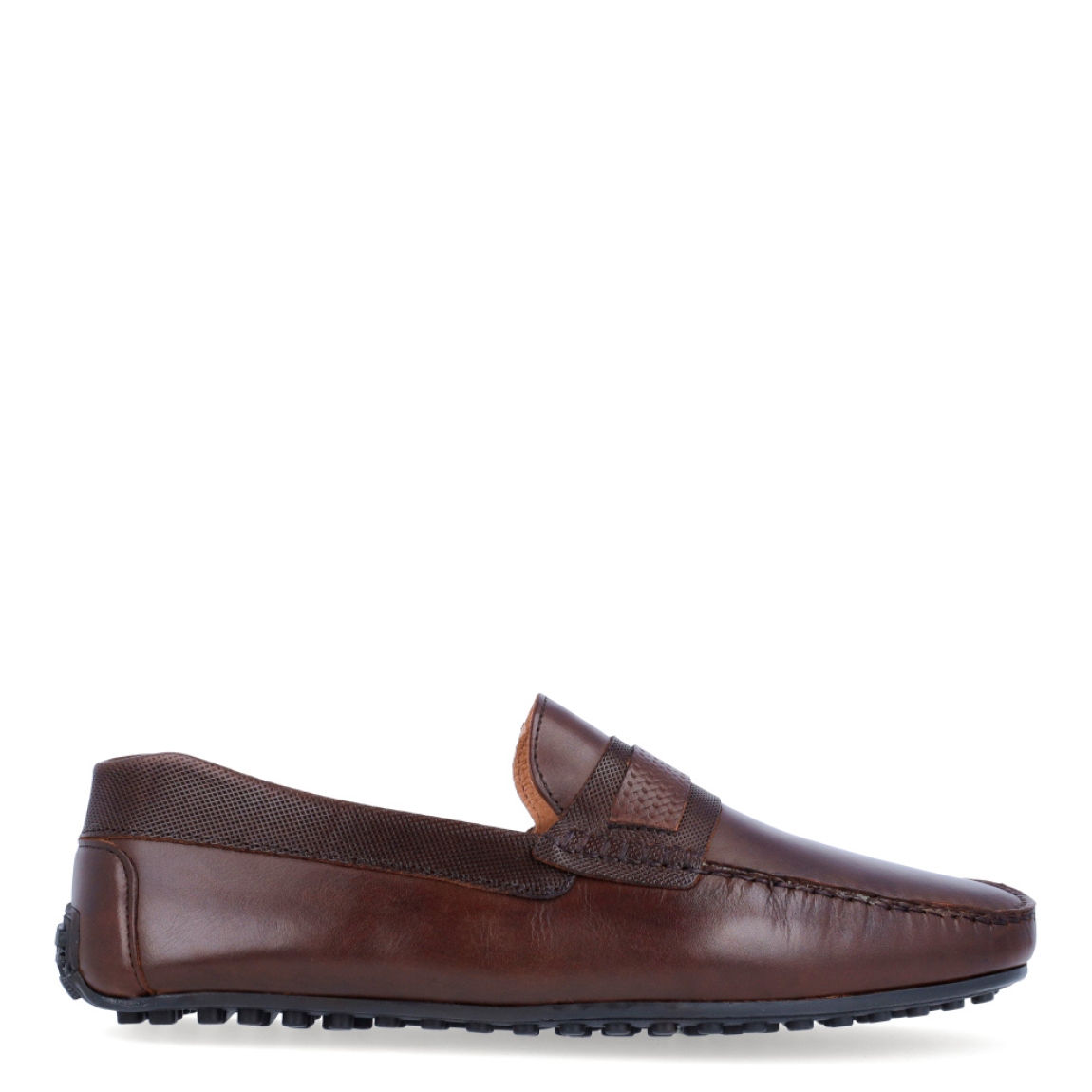 Mocasines de la marca Soler y Pastor, modelo 67. Exterior en piel color marrón. Interior en piel color camel. Mocasines sin cordones y suela de goma plana. Estos mocasines Soler y Pastor 67 son unos clásicos, ideales para esta temporada!