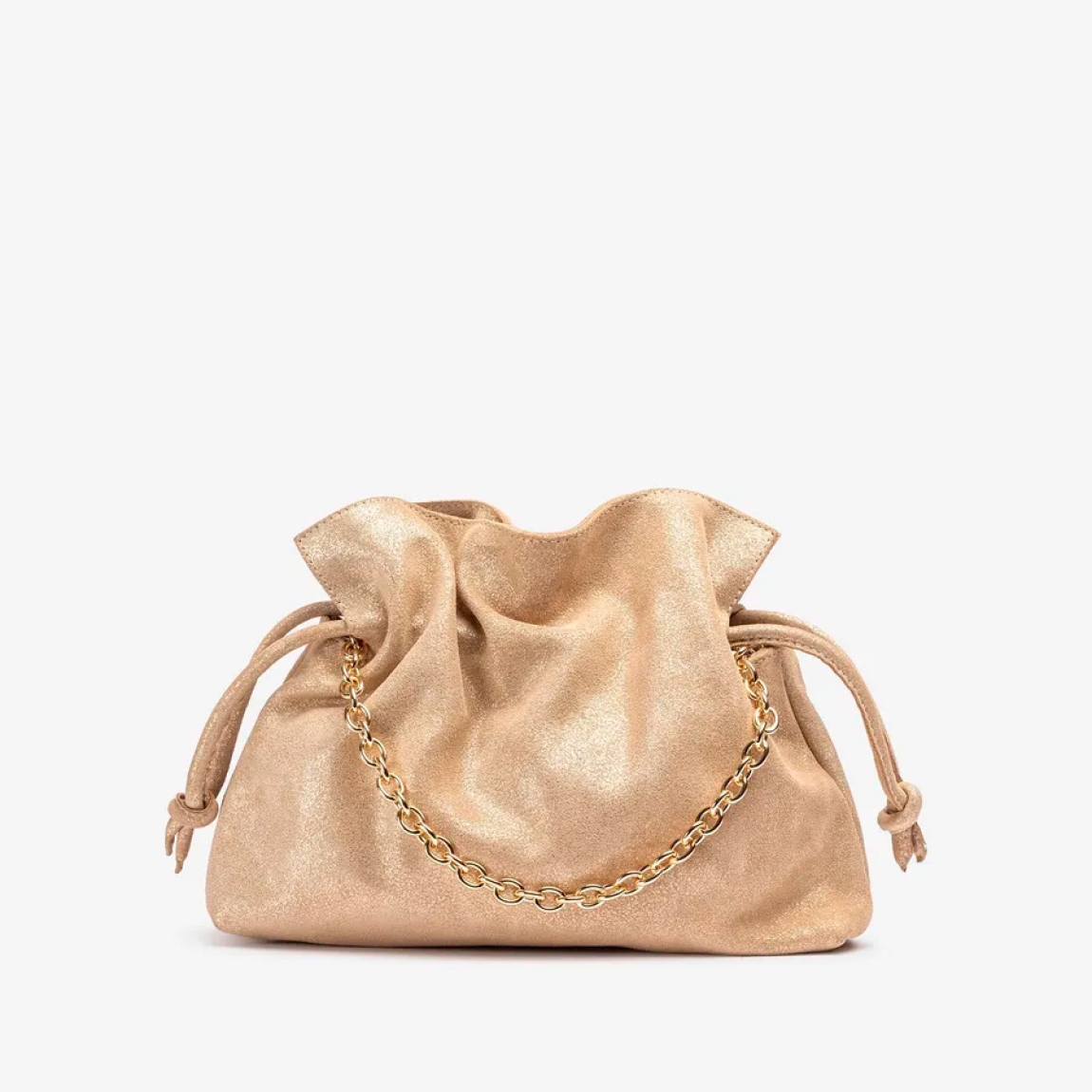 Bolso pequeño de la marca UNISA, modelo ZELORA. Bolso tipo saco fabricado en piel color platino. Tiras acolchadas al tono para fruncirlo y cierre con imán. Cadena corta metálica y bandolera de crossbag al tono. El ZELORA de Unisa es perfecto para cualquier situación. Medidas: 23cm x 28cm x 7cm. Bolso ideal para llevarlo a todos lados!