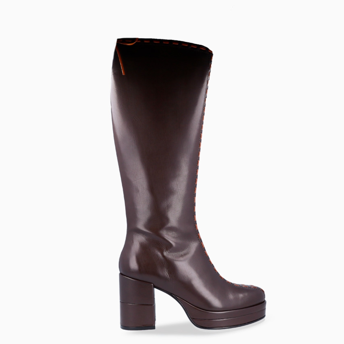 Botas de la marca Pons Quintana, modelo SAMORA. Exterior en piel color marino con punta redonda. Detalle de pasadores camel en todo el empeine hasta arriba. Interior en piel color marrón oscuro. Cierre de botines con cremallera y tacón de 7cm de altura. Estas botas Pons Quinatan SAMORA te darán es estilo que necesitas para tus looks de esta temporada!