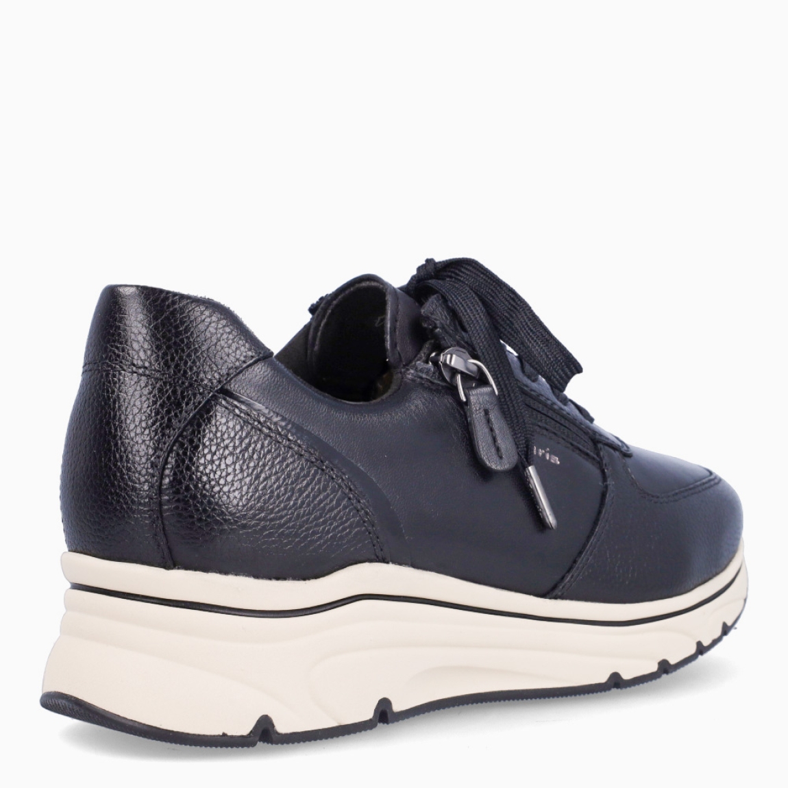 Deportivas de la marca Tamaris, modelo 237. Exterior en piel colo negro con detalle de cremallera. Interior de las deportivas en piel color negro con plantilla acolchada y extraíble para máxima comodidad. Cierre de las deportivas con cordones y suela con 3cm de altura. Estas deportivas Tamaris 237 son un complemento ideal para tu día a día. No pueden faltar en tu armario