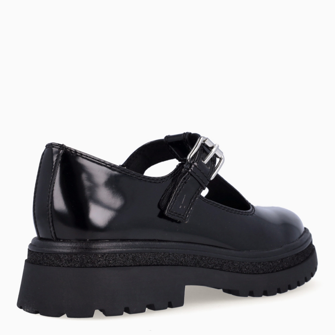 Merceditas de la marca Tamaris, modelo MOLLY. Exterior elaborado en charol color negro con abertura de diseño en pala. Interior en piel negro con plantilla camel extraíble para máxima comodidad. Cierre de las merceditas con hebilla y una suela dentada con 3cm de altura. Estas merceditas Tamaris MOLLY son unas clásicas, ideales para lucirlas en tu día a día!