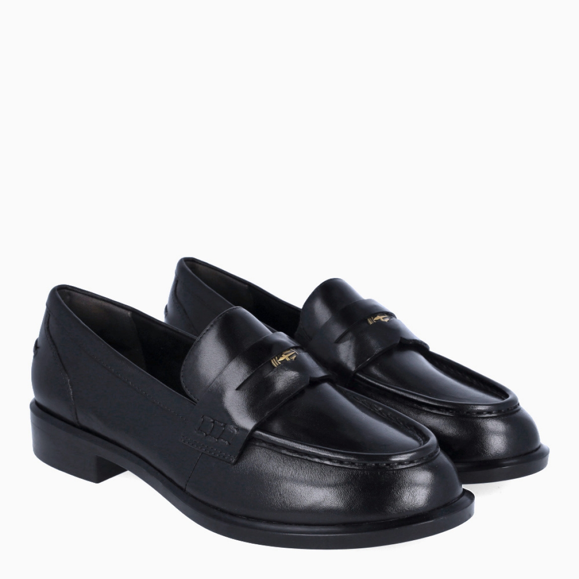 Mocasines de la marca Tamaris, modelo MYLA. Exterior en piel color negro con detalle de hebilla en pala. Interior en piel color negro con plantilla acolchada y extraíble para máxima comodidad. Suela de goma con una cuña de 2cm de altura. Estos mocasines Tamaris MYLA son unos clásicos, ideales en tu día a día!