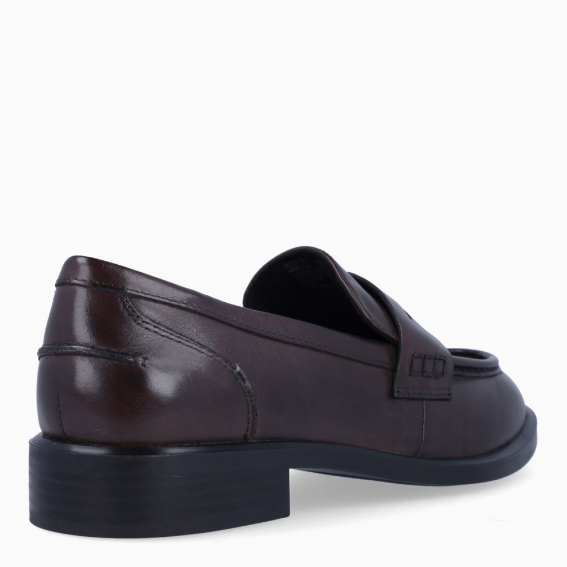 Mocasines de la marca Tamaris, modelo MYLA. Exterior en piel color marrón. Interior en piel color negro con plantilla acolchada y extraíble para máxima comodidad. Suela de goma con una cuña de 2cm de altura. Estos mocasines Tamaris MYLA son unos clásicos, ideales en tu día a día!