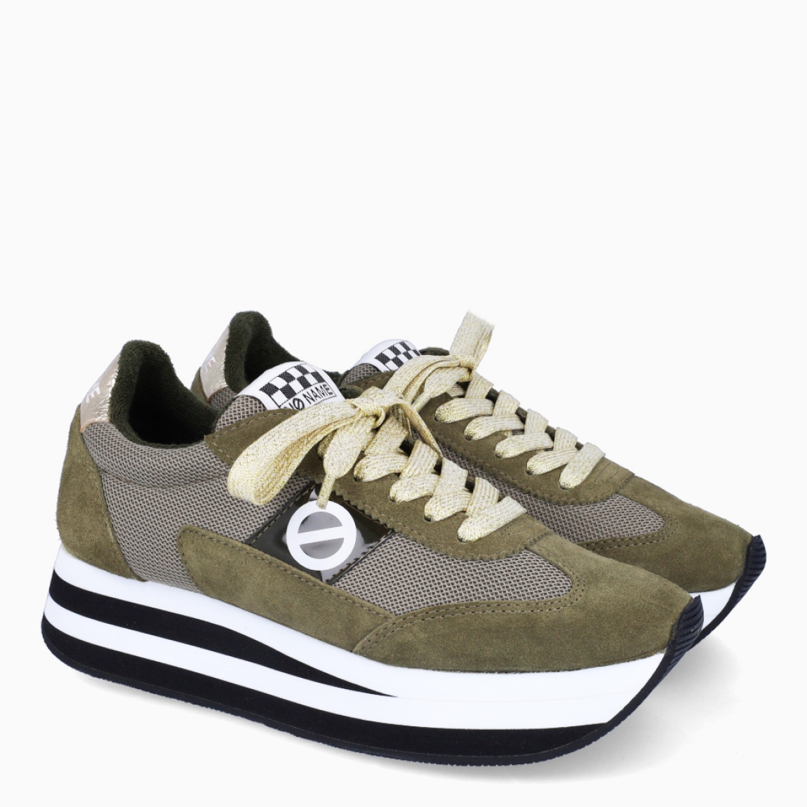 Deportivas de la marca No Name, modelo FLEX M JOGGER. Exterior en ante color verde con detalle del logo en blanco. Interior en en textil color negro. Cierre de las deportivas No Name con cordones verdes brillantes y una suela de goma con cuña de 3cm de altura. Estas deportivas No Name FLEX M JOGGER son unas clásicas, ideales para esta temporada!