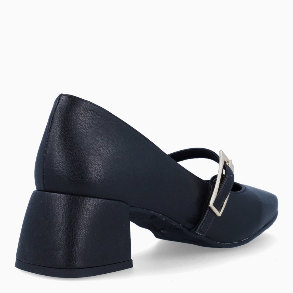 Merceditas de la marca Itse, modelo NATY. Exterior en piel color negro con punta cuadrada. Interior en piel negro. Cierre con hebilla en pala. Suela con tacón de 4cm. Estas merceditas Itse NATY son unas clásicas, ideales para estilizar todos tus looks de temporada!