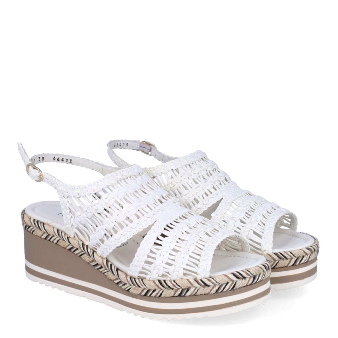 Sandalias de la marca Pons Quintana, modelo ATENEA. Exterior en piel trenzada de color blanco. Interior en piel color blanco. Cierre de sandalias Pons Quintana con hebilla en tobillo y cuña de 6cm de altura. Estas sandalias Pons Quintana ATENEA son ideales para esta temporada!