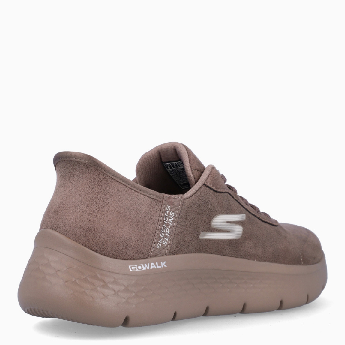 Deportivas de la marca Skechers, modelo D12. Exterior en ante color taupe con logo lateral de la marca. Interior en textil color taupe con plantilla extraíble y acolchada para máxima comodidad. Cierre con cordones y suela de goma con 2cm de altura. Estas deportivas Skechers D12 son unas clásicas, ideales para ti!