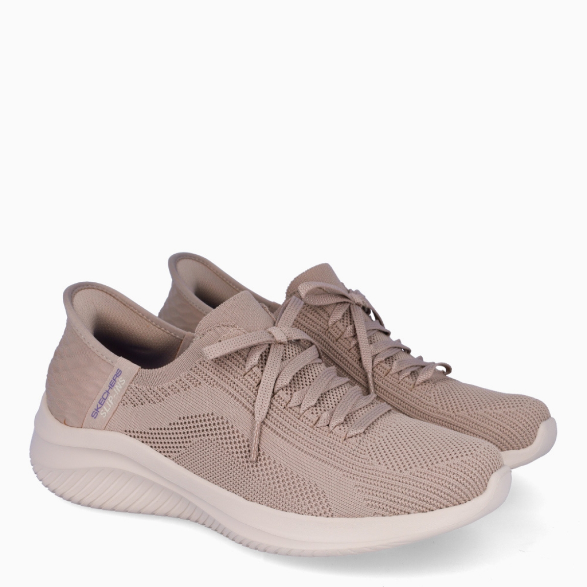 Deportivas de la marca Skechers, modelo Ultra Flex 3.0. Exterior en naylon color taupe con detalle del logo en parte lateral. Interior en textil color beig con plantilla acolchada y extraíble para máxima comodidad. Cordones de color beig y una cuña de 3cm de altura. Estas deportivas Skechers Ultra Flex 3.0 son unas clásicas, ideales para tu día a día.