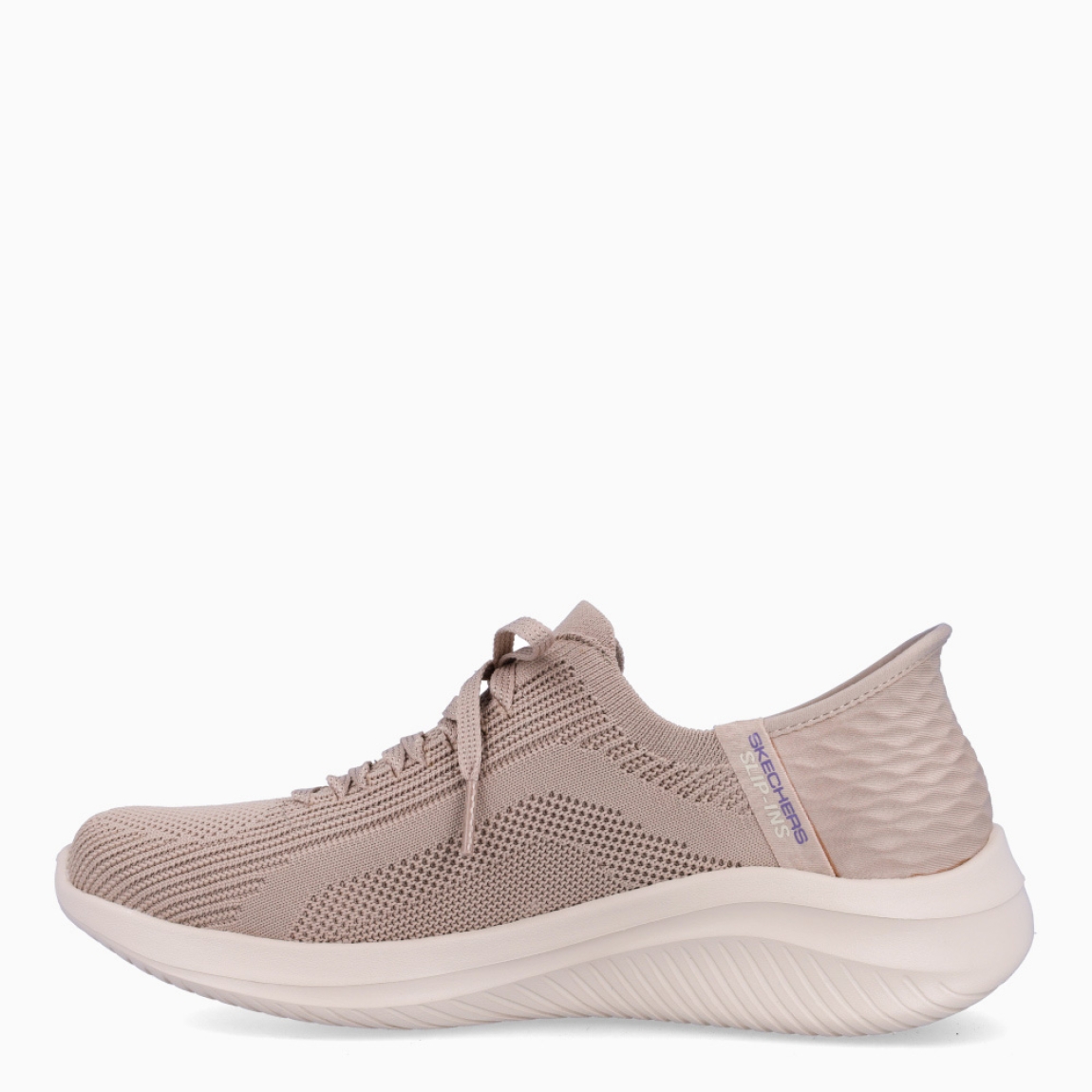 Deportivas de la marca Skechers, modelo Ultra Flex 3.0. Exterior en naylon color taupe con detalle del logo en parte lateral. Interior en textil color beig con plantilla acolchada y extraíble para máxima comodidad. Cordones de color beig y una cuña de 3cm de altura. Estas deportivas Skechers Ultra Flex 3.0 son unas clásicas, ideales para tu día a día.