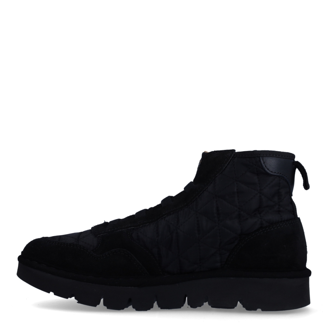 Botín de la marca Panchic, modelo ANKLE BOOT P05. Exterior del botín de nylon acolchado y ante de color negro. Interior del botín de piel de color negro y forro de pelo sintético. Cierre del botín con cordones elásticos que se adaptan al pie. Botín acolchado con 3cm de cuña, incluyendo 2 cm de plataforma. El botín Panchic ANKLE BOOT P05 tiene la comodidad que necesitas en tu día a día. Un must-have para esta temporada de otoño-invierno!