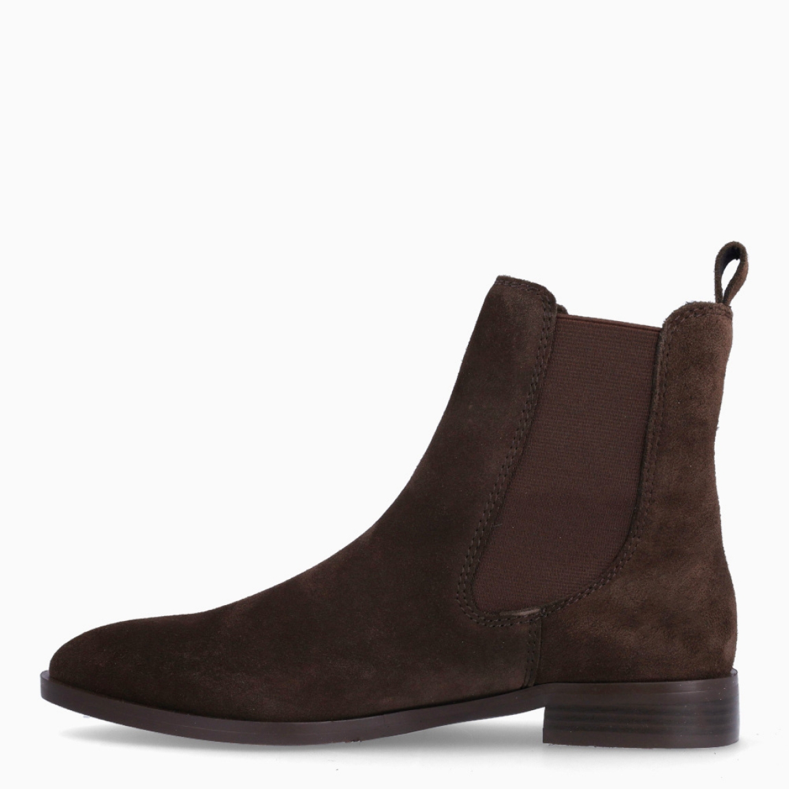 Botines de la marca Itse, modelo NORMA. Exterior en ante color marrón con elásticos a los lados. Interior en piel color marrón. Botines Itse con punta lápiz. Suela plana de goma. Estos botines Itse NORMA son ideales para ti!