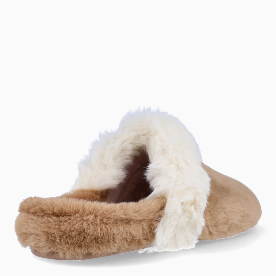 Zapatilla de estar por casa de la marca Macarena, modelo ANAIS172. Exterior en pelo de color marrón. Interior en pelo de color nude. Altura de la suela 1 cm. Plantilla extraíble de poliuretano. Ideales para ir perfectay cómoda en casa. No pueden faltar un tu armario!