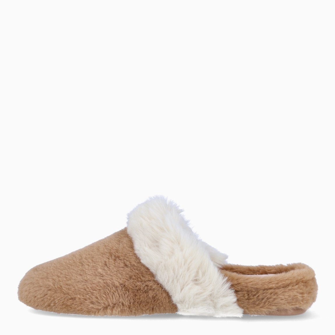 Zapatilla de estar por casa de la marca Macarena, modelo ANAIS172. Exterior en pelo de color marrón. Interior en pelo de color nude. Altura de la suela 1 cm. Plantilla extraíble de poliuretano. Ideales para ir perfectay cómoda en casa. No pueden faltar un tu armario!