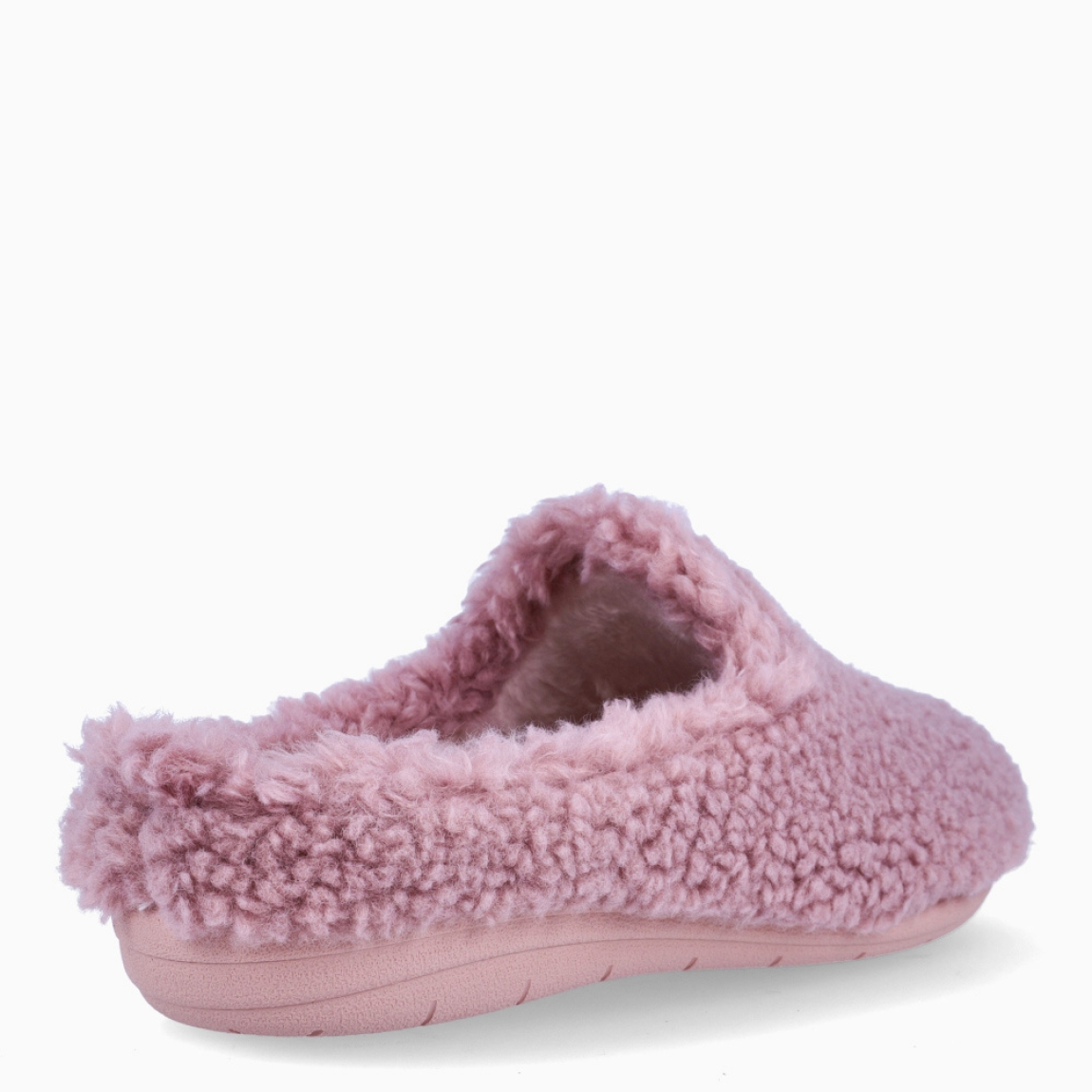 Zapatilla de estar por casa de la marca Macarena, modelo GEMA86. Exterior en lana color rosa. Interior en pelo de color nude. Altura de la suela 1 cm. Plantilla extraíble de poliuretano. Ideales para ir perfectay cómoda en casa. No pueden faltar un tu armario!