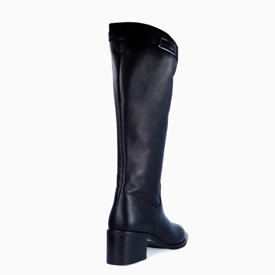 Botas de la marca Itse, modelo TANYA. Exterior en piel color negro con hebilla de metal. Interior en piel color negro. Cierre con cremallera. Esta bota larga Itse tiene un tacón de 6cm. Modelo TANYA ideal para estilizar tus looks de temporada!