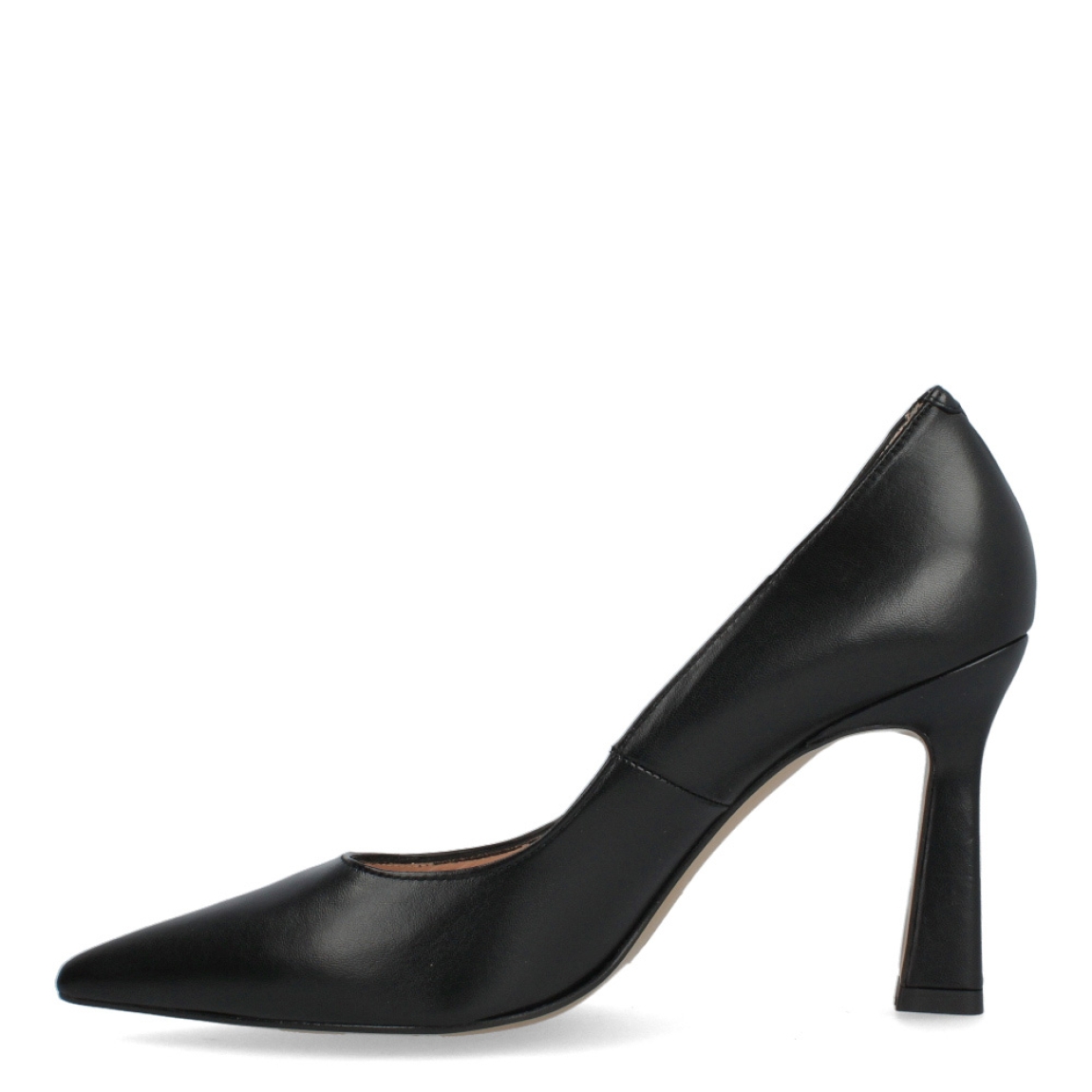 Salones de la marca Munné, modelo JASMIN. Exterior en piel color negro con punta lápiz. Interior en piel color nude. Salones con tacón de 7cm de altura. Estos salones Munné JASMIN son ideales para estilizar tus looks!