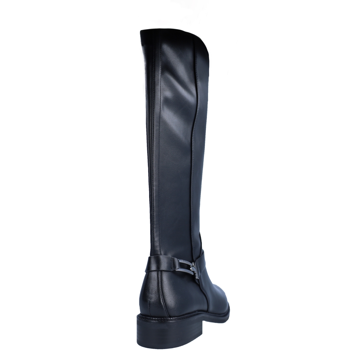 Botas de la marca Tamaris, modelo STACY. Exterior en piel color negro con detalle de logo en metal. Botas con punta redonda. Cierre de las botas con cremallera y una cuña de 3cm de altura. Estas botas Tamaris STACY son unas clásicas, ideales para llevarlas en todos tus looks de esta temporada.