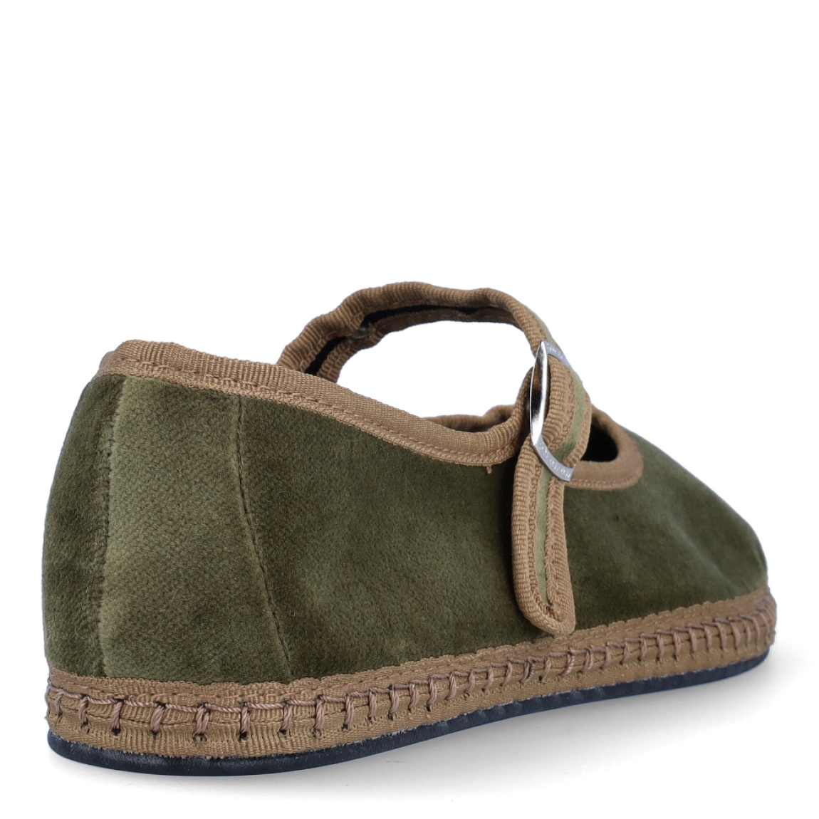 Merceditas de la marca Itse, modelo Antonia. Exterior en terciopelo color verde. Interior en textil negro. Cierre de las merceditas Itse con botón y hebillla regulable. Tiene la suela plana de goma. Estas merceditas Itse Antonia son un complemento perfecto de comodidad!