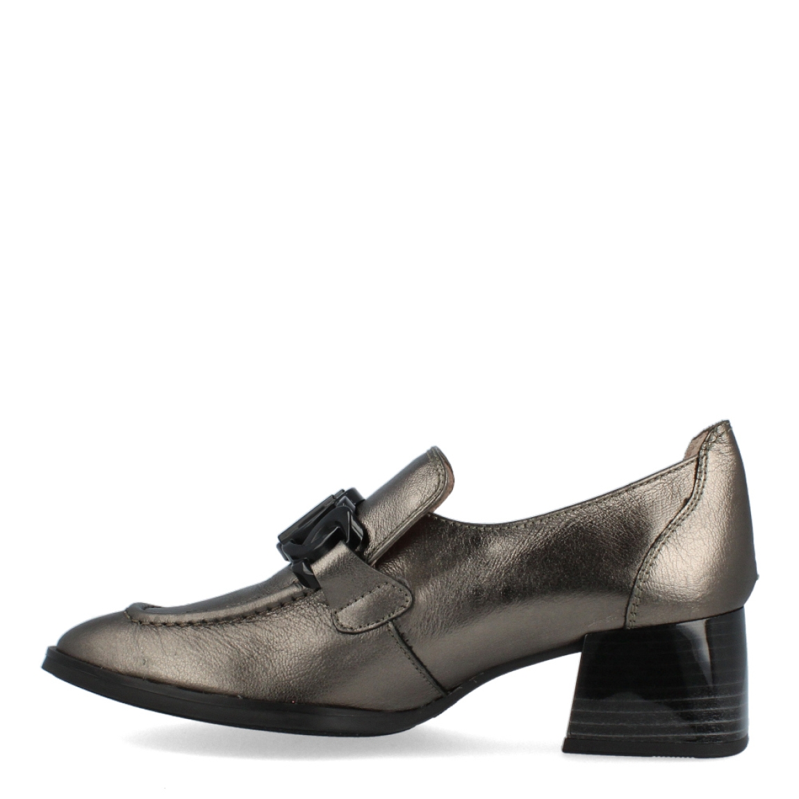 Mocasines de la marca Hispanitas, modelo Charlize. Mocasines de piel de color acero, con cadena en negro en parte frontal. Interior con la tecnología Glove, que hace que la piel y la suela sea extra flexible para máxima comodidad. Tacón de 4cm y suela con gel Triflow, que amortigua tu pisada. Los mocasines acero Hispanitas Charlize son una opció elegante y sofisticada para esta temporada, a la vez que muy cómoda. Súmate a la mayor tendencia de este otoño con los mocasines Hispanitas Charlize.