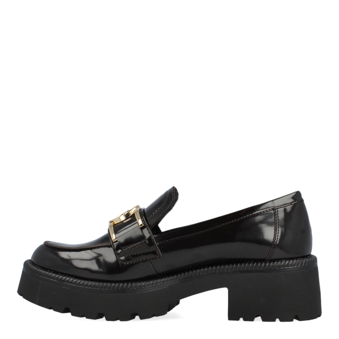 Mocasín de la marca Tamaris, modelo Jess. Exterior del mocasín de charol de color marrón oscuro. Interior del mocasín de tela de color negro. Mocasín con adorno dorado en la pala. Mocasín con tacón bajo y ancho de 5 cm de altura, incluyendo 3 cm de plataforma. Mocasín con plantilla acolchada para garantizar el máximo confort a cada paso. El mocasín de Tamaris modelo Jess es un mocasín ideal para la oficina, ya que es cómodo y estiloso. Además, es ideal para muchas otras ocasiones. Un básico que no puede faltar en tu armario.