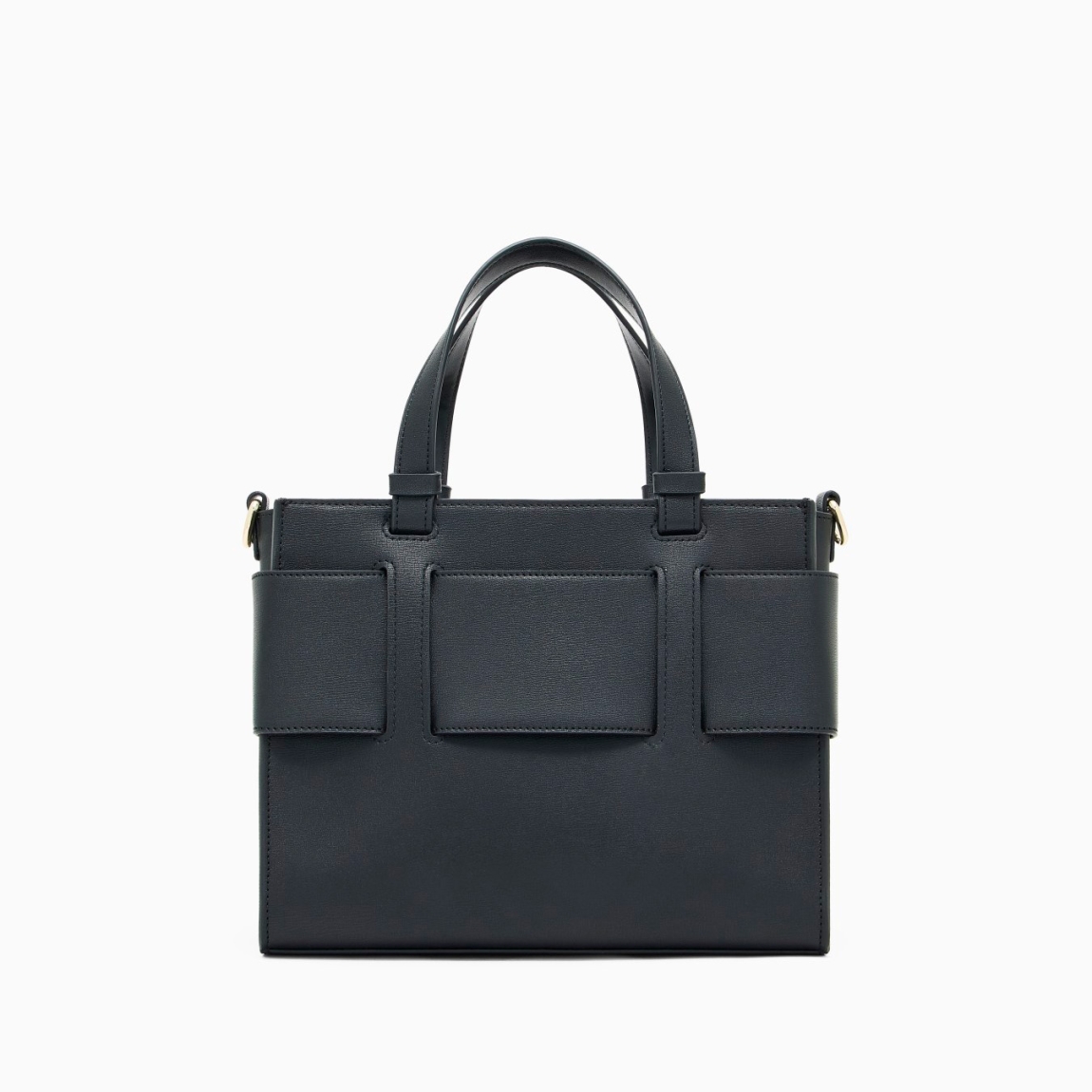 Bolso pequeño clásico de la marca Armani Exchange, modelo CELIA. Este bolso está elaborado en piel de color negro. Es un best seller que se renueva cada temporada, perfecto desde todos los puntos de vista y siempre cool: el bolso tote mediano con bandolera y banda con hebilla con logo personalizado es el accesorio que no puede faltar en el look. Medidas: altura 18cm y ancho 24cm. Bolso Armani Exchange CELIA perfecto para ti!