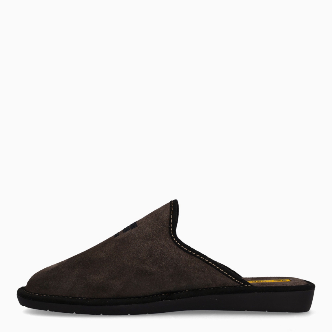 Zapatilla de estar por casa de la marca Nordikas, modelo Boreal. Exterior en textil de color gris oscuro. Interior en forro polar en color gris. Suela de goma. Disfruta del confort, la comodidad, la calidad y la fabricación totalmente Made in Spain, con un modelo de Otoño-Invierno en nuestra sección de hombre. Estas zapatillas de casa, gracias a su tejido y fabricación, proporcionan grandes prestaciones en cuanto a comodidad, ligereza y transpiración, mientras que su suela de goma garantiza una gran experiencia.