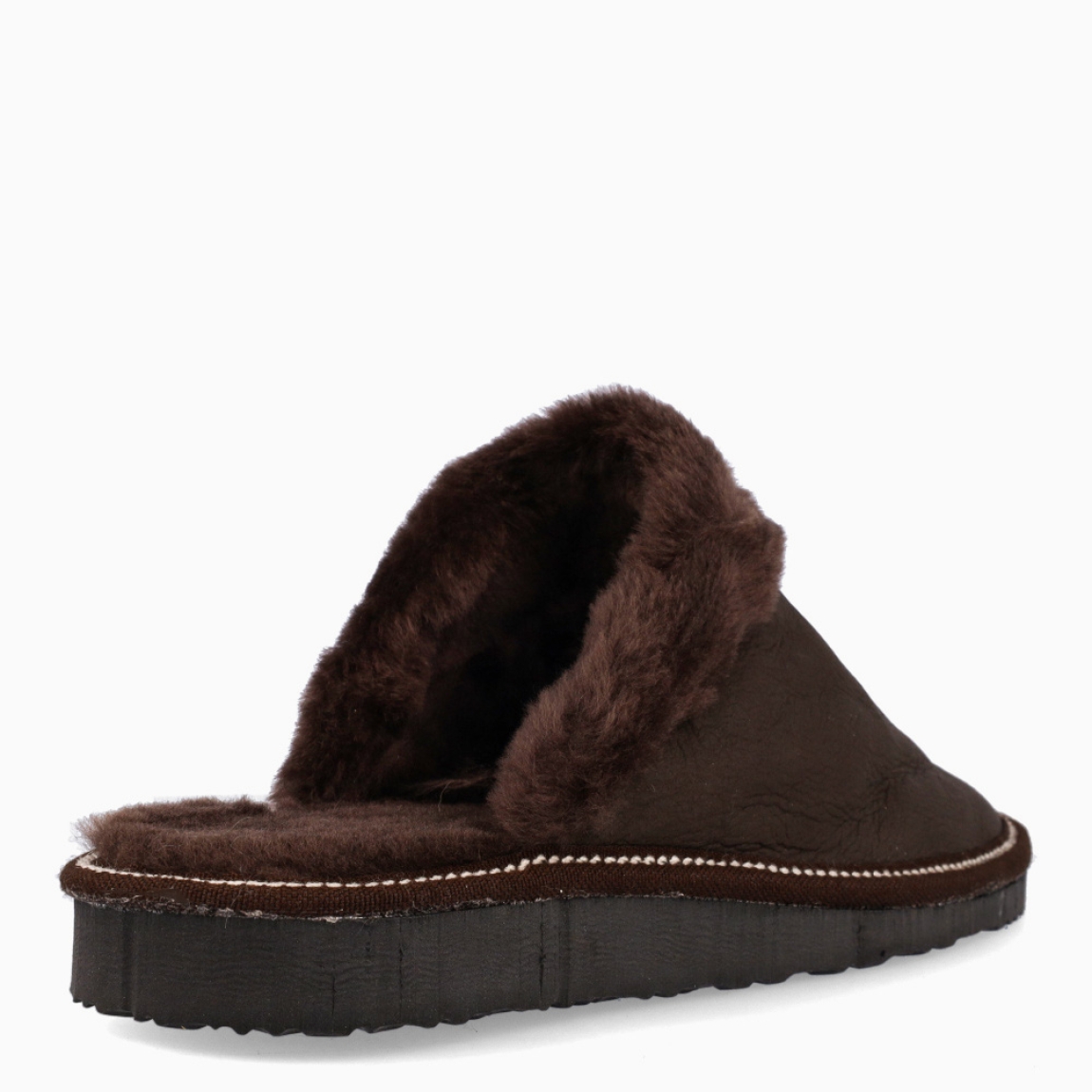 Zapatillas de casa de la marca Pell Xavier, modelo 165. Exterior elaborado en piel de cordero color marrón. Interior en terciopelo acolchado para máxima comodidad de color camel. Suela microporosa. Zapatillas Pell Xavier 165 idel en ligereza y comfort!