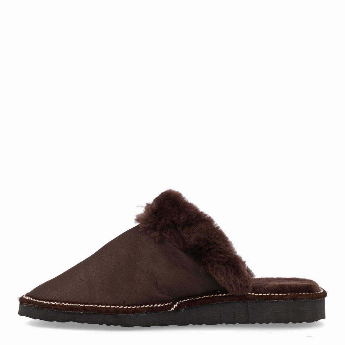 Zapatillas de casa de la marca Pell Xavier, modelo 165. Exterior elaborado en piel de cordero color marrón. Interior en terciopelo acolchado para máxima comodidad de color camel. Suela microporosa. Zapatillas Pell Xavier 165 idel en ligereza y comfort!