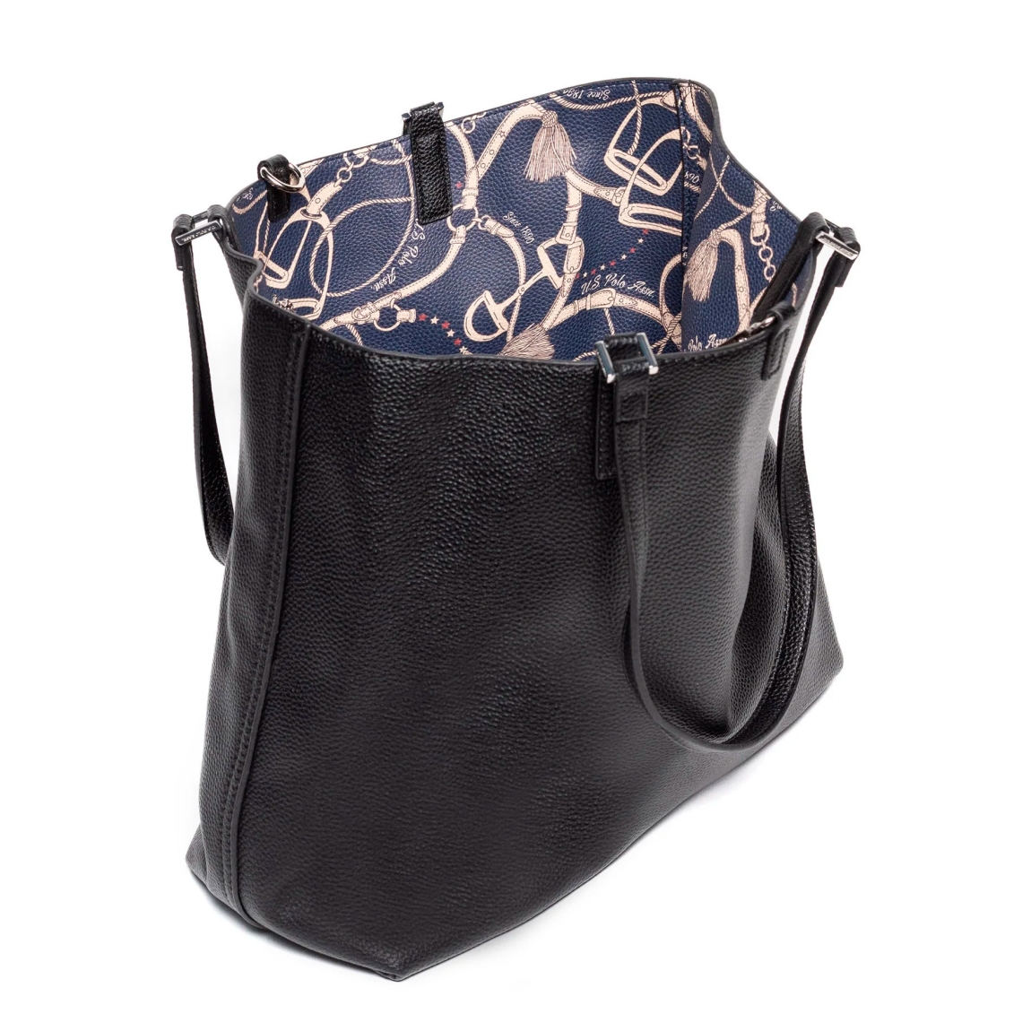 Bolso de la marca US POLO, modelo LINDER. Bolso elaborado en polipiel color negro cuenta con un interior organizado. Bolso no solo tiene un aspecto elegante, sino que también es duradero y resistente. A esto se añade la correa de hombro de longitud media, que hace que sea versátil de llevar. Bolso US POLO LINDER es un complemento tanto para el día a día como para ocasiones especiales, esta bolsa es la elección ideal. Medidas: alto 31cm y ancho 34cm.