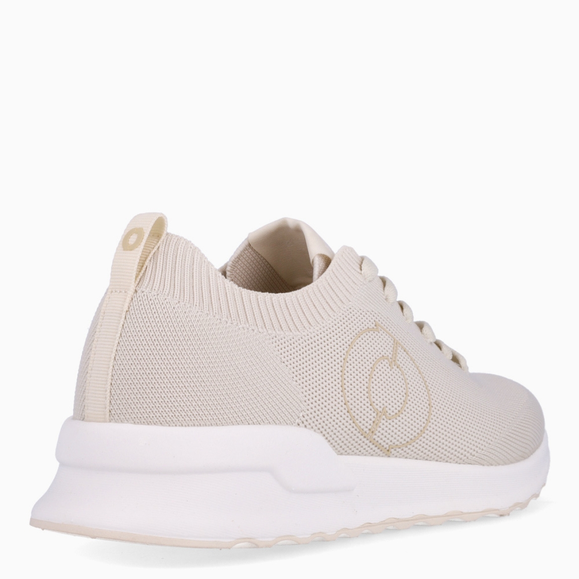 Deportivas de la marca Ecoalf, modelo CONDEKI. Exterior de las deportivas en tela color blanco. Interior de las deportivas en tela y piel color blanco. Cierre de las deportivas con cordones beig. Deportivas Ecoalf con suela plana. Estas deportivas Ecoalf Condeki transpirables son el complemento perfecto en tu armario. Tienen un diseño clásico y te darán la comodidad que necesitas para tu día a día!