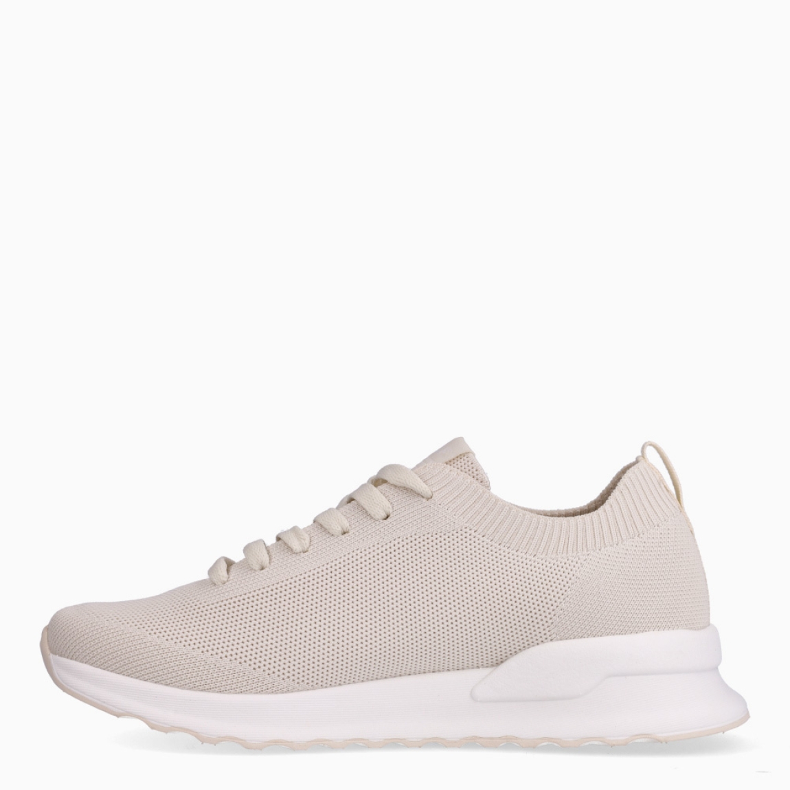 Deportivas de la marca Ecoalf, modelo CONDEKI. Exterior de las deportivas en tela color blanco. Interior de las deportivas en tela y piel color blanco. Cierre de las deportivas con cordones beig. Deportivas Ecoalf con suela plana. Estas deportivas Ecoalf Condeki transpirables son el complemento perfecto en tu armario. Tienen un diseño clásico y te darán la comodidad que necesitas para tu día a día!