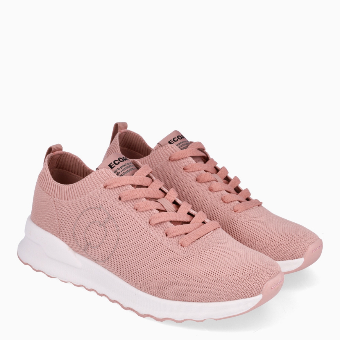 Deportivas de la marca Ecoalf, modelo CONDEKI. Exterior de las deportivas en tela color rosa. Interior de las deportivas en tela y piel color rosa. Cierre de las deportivas con cordones rosa. Deportivas Ecoalf con suela plana. Estas deportivas Ecoalf Condeki transpirables son el complemento perfecto en tu armario. Tienen un diseño clásico y te darán la comodidad que necesitas para tu día a día!