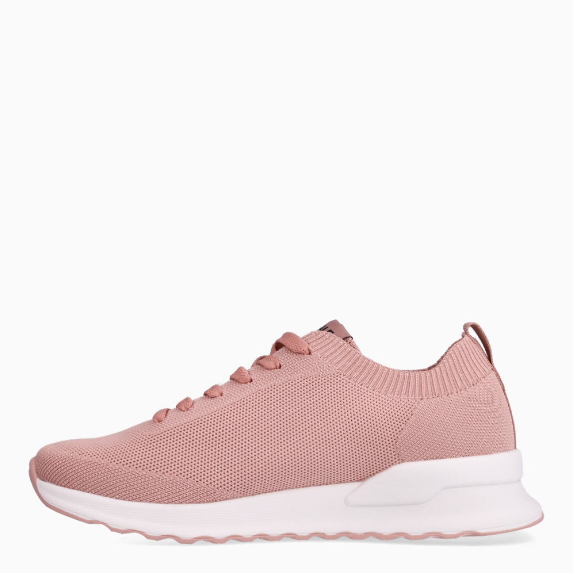 Deportivas de la marca Ecoalf, modelo CONDEKI. Exterior de las deportivas en tela color rosa. Interior de las deportivas en tela y piel color rosa. Cierre de las deportivas con cordones rosa. Deportivas Ecoalf con suela plana. Estas deportivas Ecoalf Condeki transpirables son el complemento perfecto en tu armario. Tienen un diseño clásico y te darán la comodidad que necesitas para tu día a día!