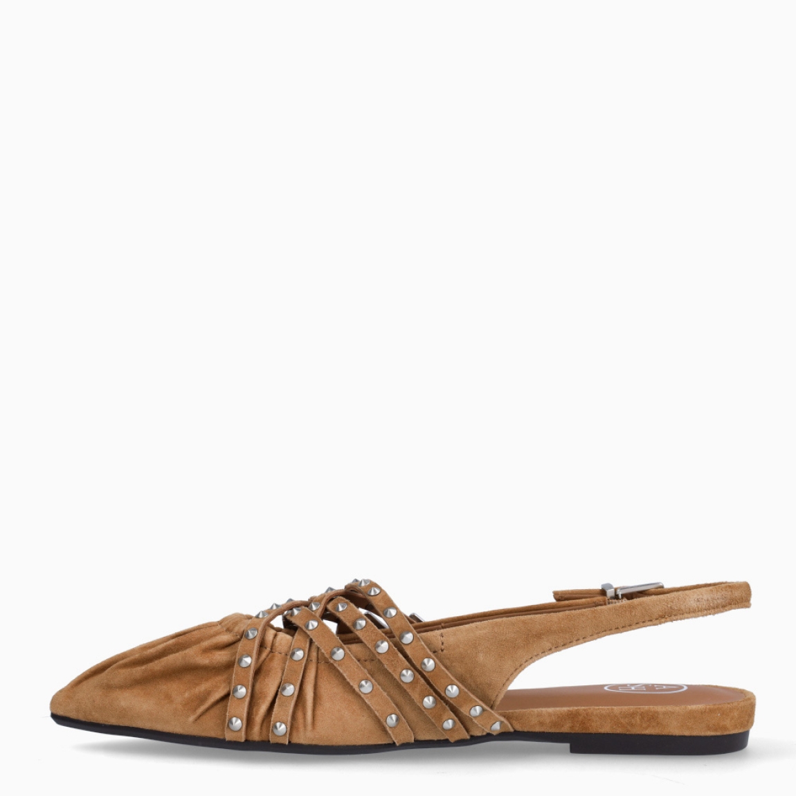 Salones destalonados de la marca ASH, modelo BIANCA. Salones ASH elaborados en ante color camel con efecto arrugado en punta, además de tiras cruzadas en pala con doble hebilla, y detalle de tachuelas plateadas por todo el zapato. Cierre con hebilla en tobillo. Interior en ante color camel. Salones ASH BALI es un complemento ideal para darle estilo a tus looks!