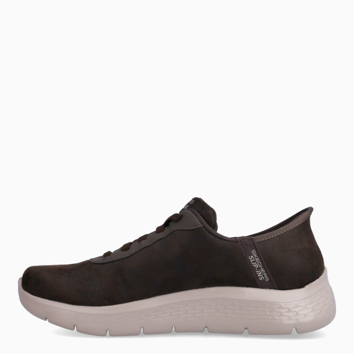 Deportivas de la marca Skechers, modelo D12. Exterior en polipiel color marino con logo lateral de la marca. Interior en textil con plantilla extraíble y acolchada para máxima comodidad. Cierre con cordones y suela de goma con 2cm de altura. Estas deportivas Skechers D12 son unas clásicas, ideales para ti!