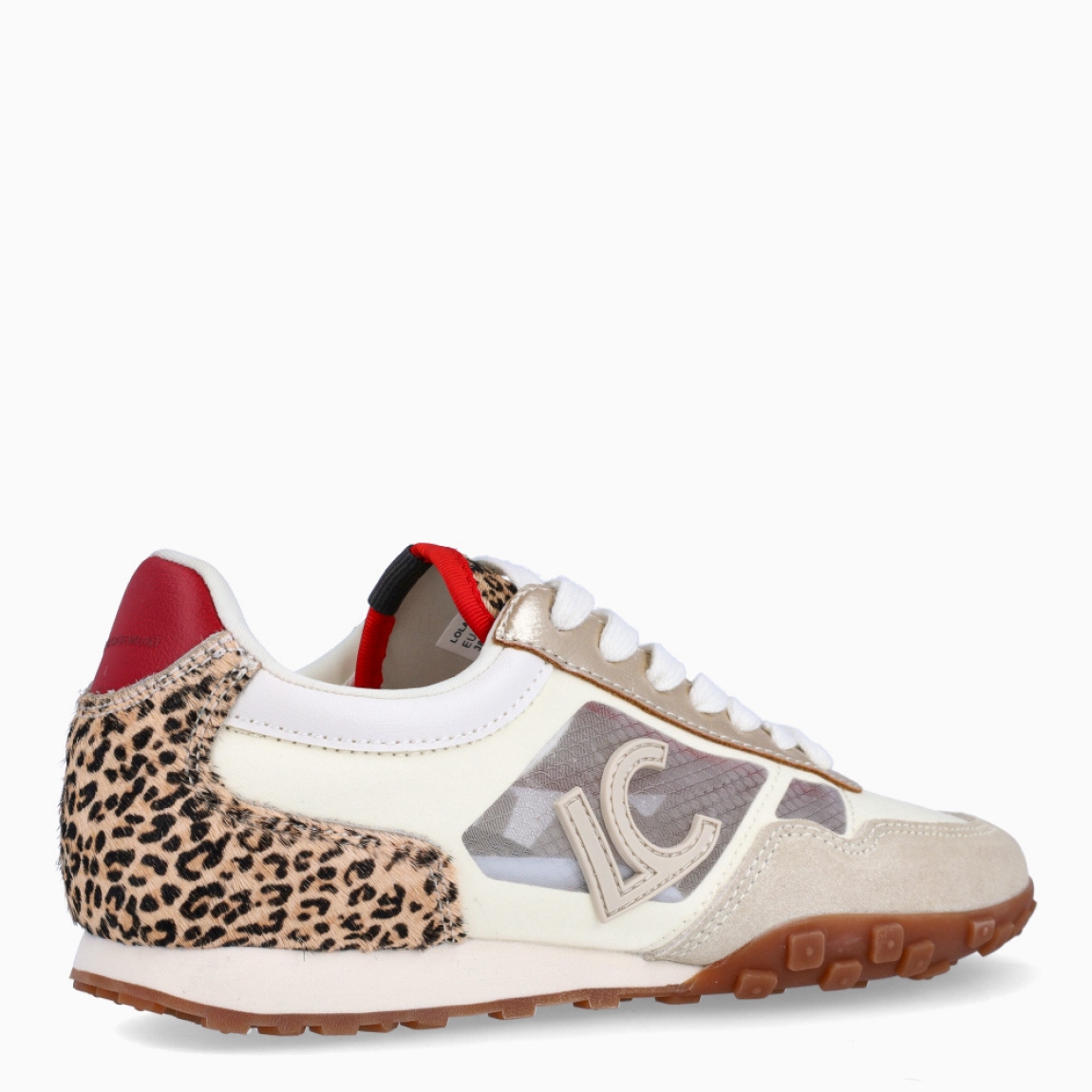 Deportiva de la marca Lola Casademunt, modelo LEOPARDO. Deportivas estilosas combinada en varios tejidos multicolor con paneles de rejilla y detalles animal print en talón. Ideal para completar tus looks casuales con un toque único. Suela de goma de 1,5cm con excelente agarre. Estas deportivas Lola Casademunt LEOPARDO son ideales para esta temporada!