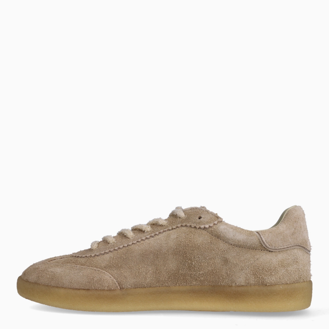 Deportivas de la marca Blauer, modelo AURORA. Elaboradas en ante color beig con detalle de logo brillante en parte exterior. Interior en piel color beig. Cierre de deportivas Blauer con cordones y una suela plana de goma. Estas deportivas Blauer AURORA son ideales para ti!