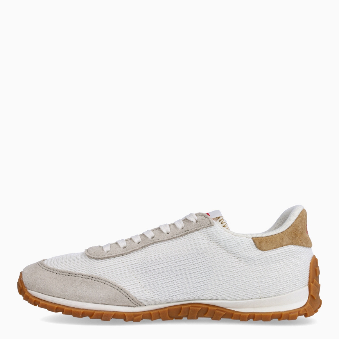 Deportivas de la marca Camper, modelo K86. Exterior en naylon color hielo con detalle en ante gris. Deportivas clásicas con cierre de cordones en pala colro blanco. Suela de goma dentada. Estas deportivas Camper K86 son unas clásicas, ideales para tu día a día!