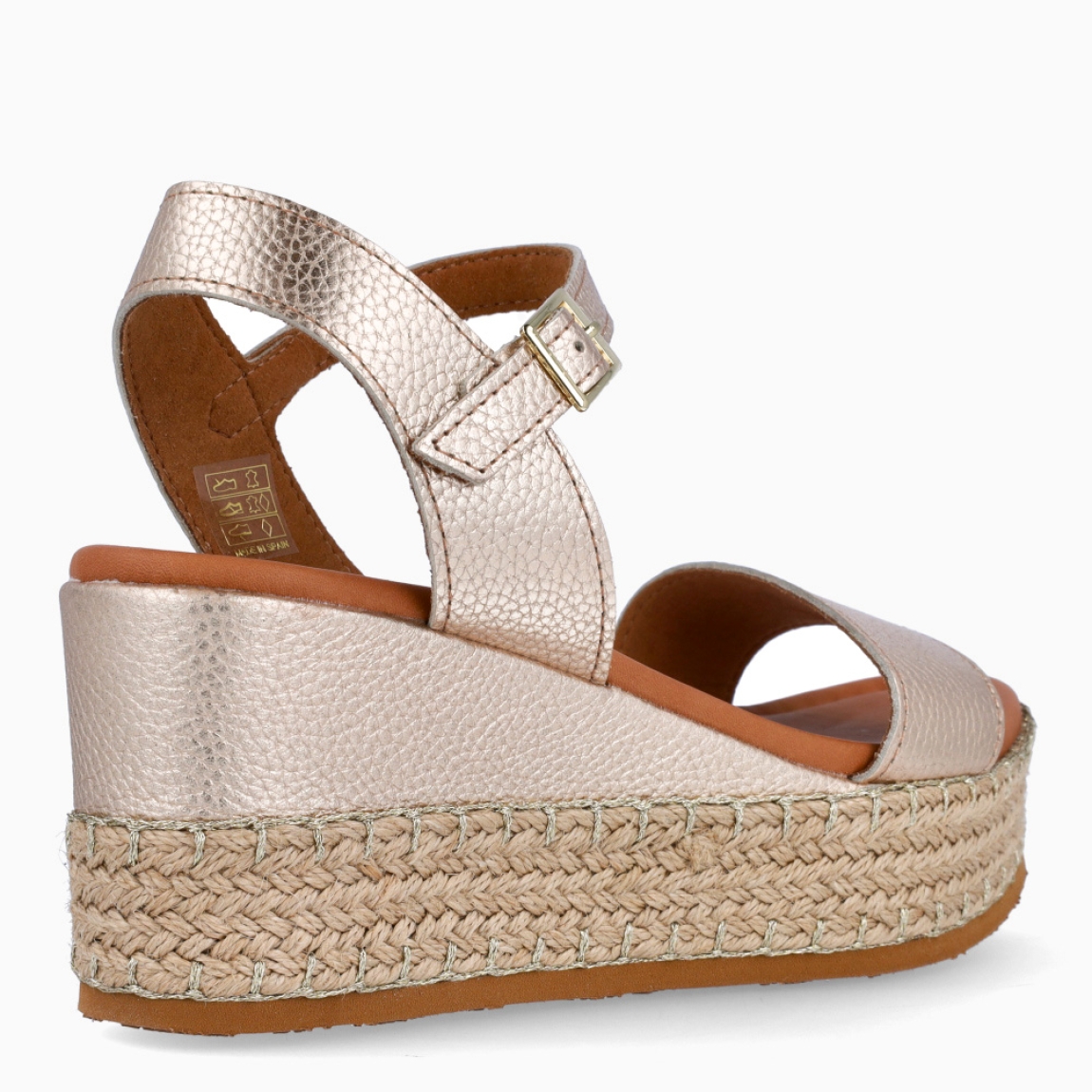 Sandalias de la marca Itse, modelo JUANA. Exterior de las sandalias en piel color platino. Interior de las sandalias en piel color nude. Cierre de las sandalias Itse con hebilla en tobillo y cuña de 8cm de altura. Estas sandalias Itse JUANA son el complemento ideal para crear diferentes looks esta temporada, y sobre todo, gozar de una comodidad espectacular en tu día a día.