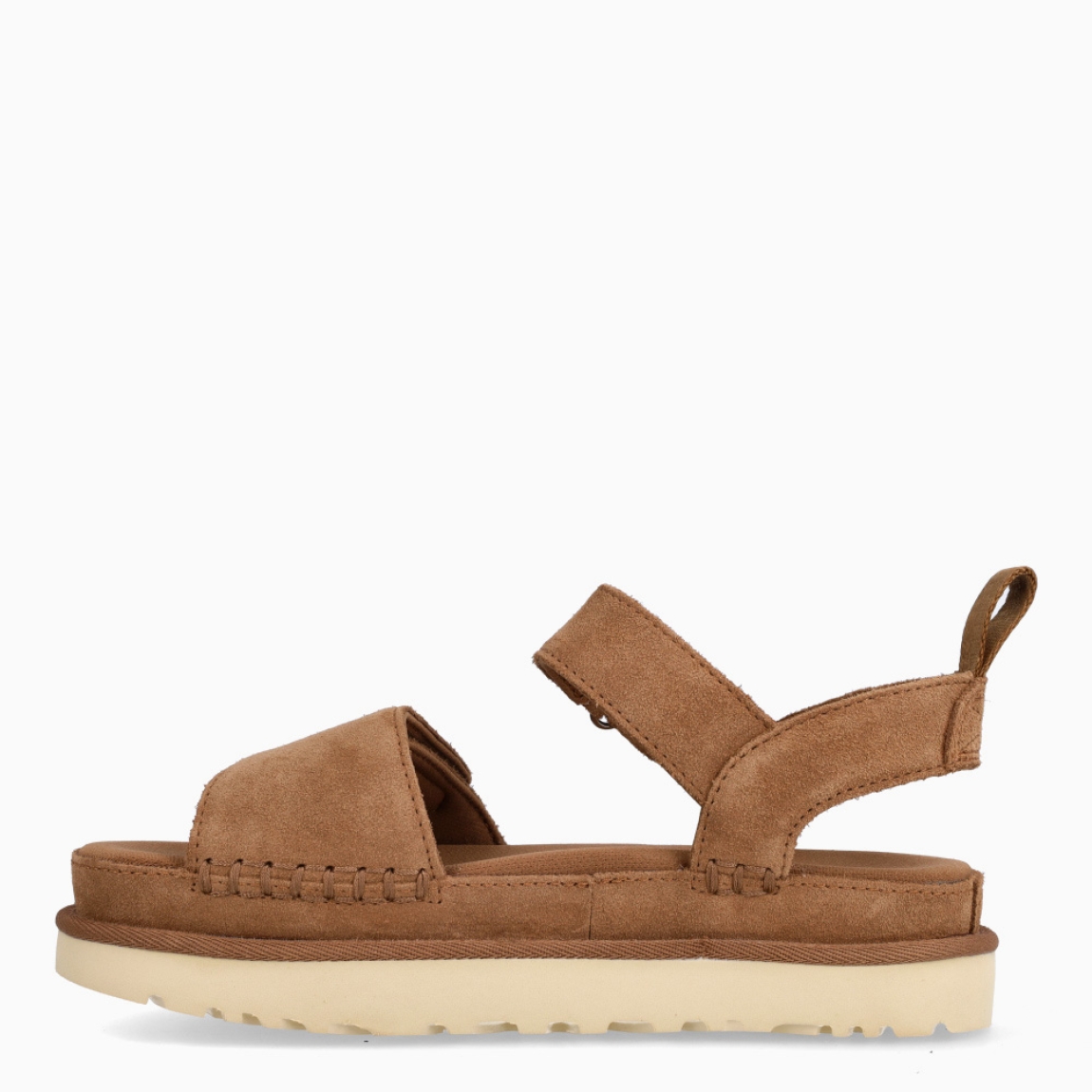 Sandalias de la marca UGG, modelo GOLDENSTAR. Sandalias elaboradas en ante color cuero. Forro textil de fibras de poliéster 100 % reciclado, forro de microfibra. El tejido de la plantilla está fabricado con fibras de poliéster 100 % reciclado, la plantilla cuenta con un tratamiento antiolores a base de menta. Cierre de estas sandalias UF co veñcrp en el tobillo y empeine. Entresuela de EVA de caña de azúcar reciclada. Suela de goma EVA de caña de azúcar. Sandalias UGG GOLDENSTAR es un complemento básico e ideal en comodidad!