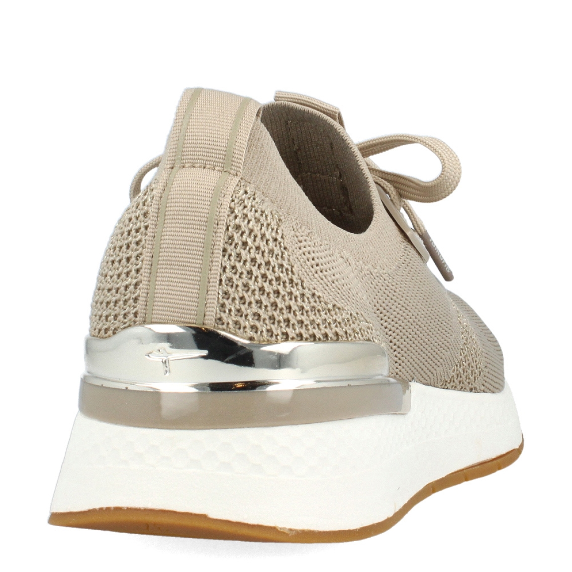 Deportivas transpirables de la marca Tamaris, modelo VICTOR. Exterior de las deportivas en textil taupe con detalle en escarchado en la parte de cordones y dorado en el talón. Interior de las deportivas en textil color taupe. Cierre de las deportivas Tamaris con cordones taupe. Deportivas Tamaris con cuña de 3cm de altura. Estas deportivas Tamaris VICTOR, tienen el color y diseño clásico para combinar con todos tus looks!