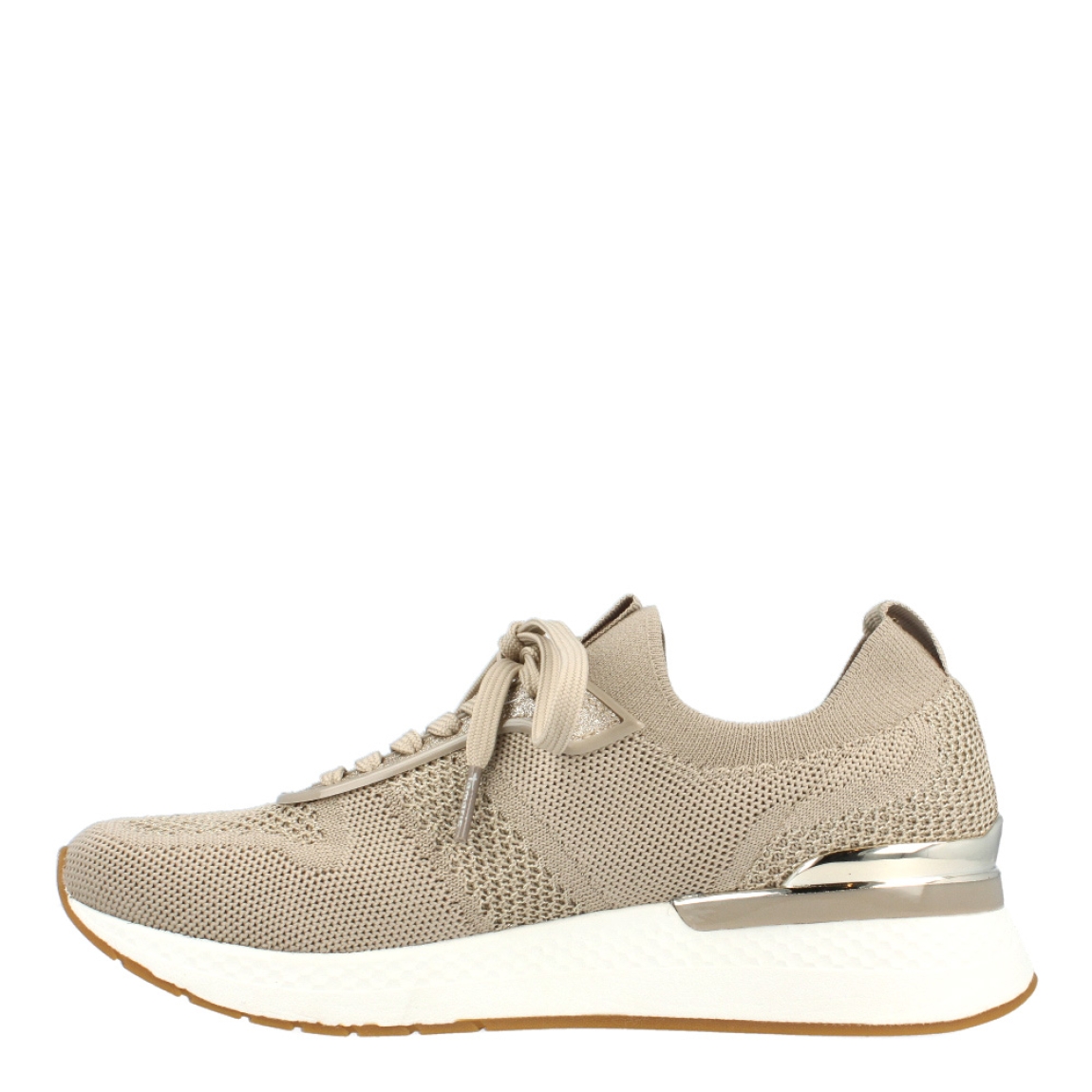 Deportivas transpirables de la marca Tamaris, modelo VICTOR. Exterior de las deportivas en textil taupe con detalle en escarchado en la parte de cordones y dorado en el talón. Interior de las deportivas en textil color taupe. Cierre de las deportivas Tamaris con cordones taupe. Deportivas Tamaris con cuña de 3cm de altura. Estas deportivas Tamaris VICTOR, tienen el color y diseño clásico para combinar con todos tus looks!