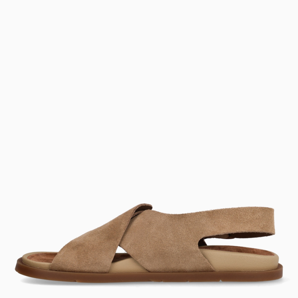 Sandalias de la marca Camper, modelo K18. Exterior en ante color camel y tiras cruzadas en pala. Interior en piel color camel Cierre con doble hebilla, en pala y tobillo. Sandalias Camper con suela de goma. Estas sandalias Camper K18 son unas clásicas, ideales para diferentes looks!