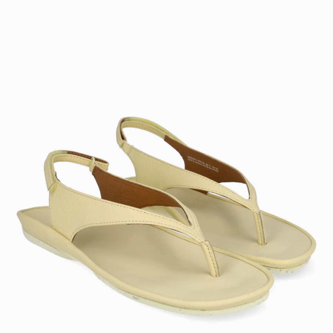 Sandalias de la marca Camper, modelo K871. Exterior en piel color amarillo y tiras cruzadas en pala. Interior en piel color amarillo. Cierre con velcro en tobillo. Sandalias Camper con suela de goma. Estas sandalias Camper K871 son unas clásicas, ideales para diferentes looks!