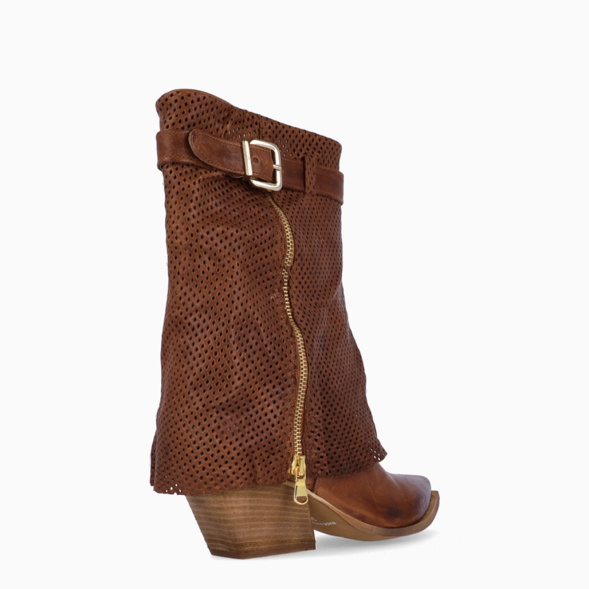 Botas de la marca Itse, modelo TOTEM. Exterior en piel con efecto troquelado color cuero con punta lápiz. Interior en piel color marrón con plantilla acolchada para máxima comodidad. Cierre con cremallera. Botas Itse con tacón de 6cm de altura. Estas botas Itse TOTEM son ideales para esta temporada!