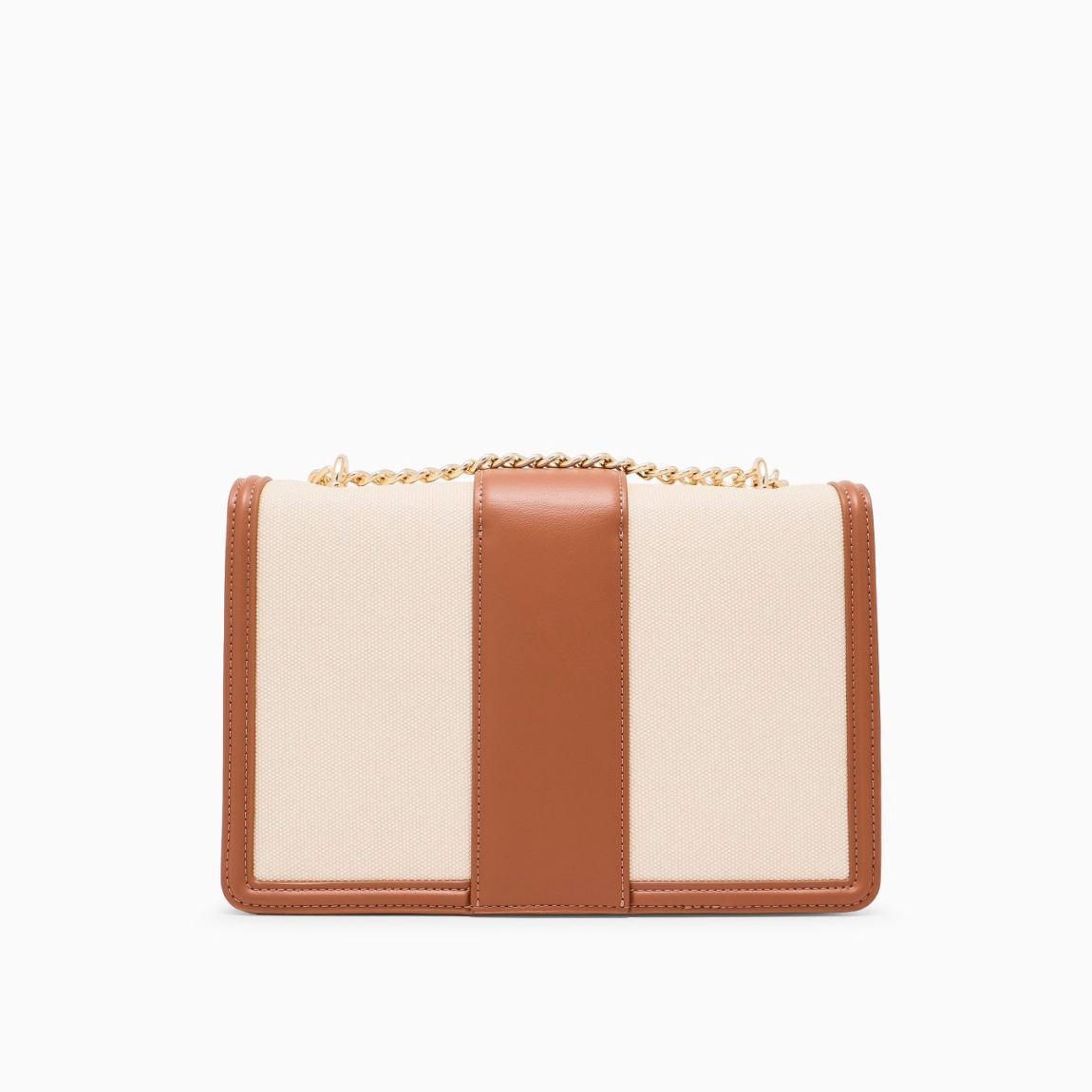 Elegante y discreto bolso de la marca Armani Exchange, modelo SOFFIE. Elaborado en ecopiel de alta calidad color cuero. Este bolso bandolera encarna la sofisticación discreta. Su silueta limpia y compacta, confeccionada en suave piel 