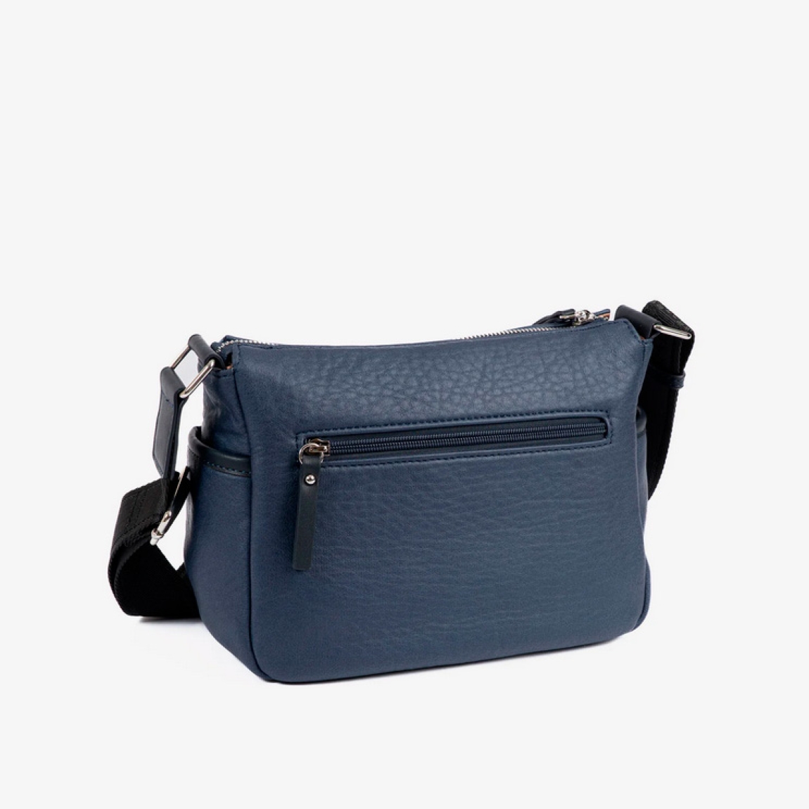 Bolso de la marca Matties, modelo TAMA. Elaborado con polipiel de alta calidad, con un acabado fiel a la piel natural color azul marino. Bolsillos estratégicamente ubicados para llevarlo todo organizado. Interior forrado en textil suave al tacto. Tamaño mediano, ideal para el día a día. Medidas: alto 16cm y ancho 22cm.