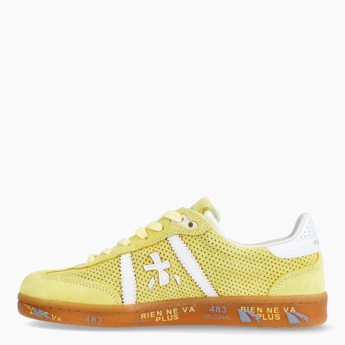 Deportivas de la marca Premiata, modelo BONNIED. Exterior de las deportivas en piel color amarillo con efecto troquelado con detalle en ante y logo de color blanco. Interior de las deportivas en piel color blanco. Cierre de las deportivas con cordones amarillos. Deportivas Premiata BONNIED tienen el diseño perfecto para temporada, no puede faltar este modelo clásico en tu armario!